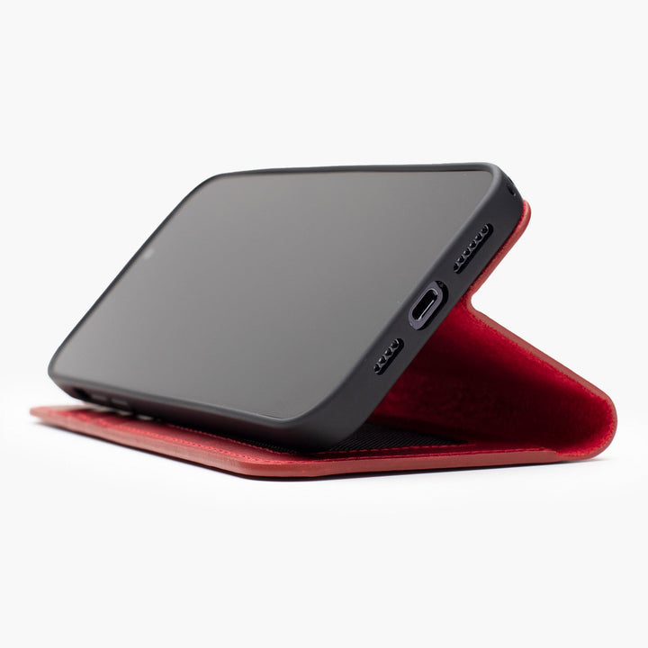 Wachikopa leather Classic iPhone Case for iPhone 16e Red