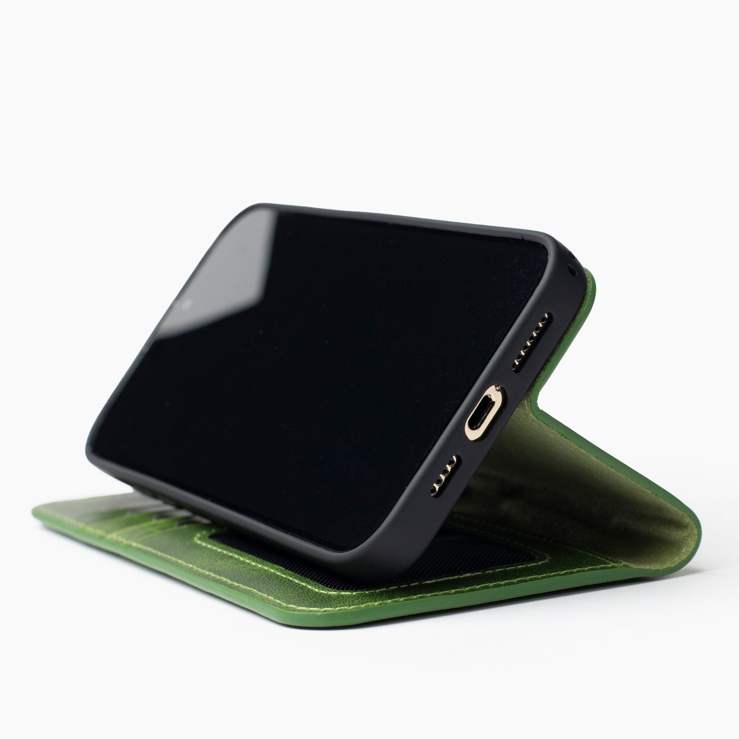Wachikopa leather Classic iPhone Case for iPhone 15 / 14 / 13 Green