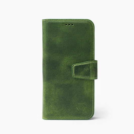 Wachikopa leather Classic iPhone Case for iPhone 15 / 14 / 13 Green