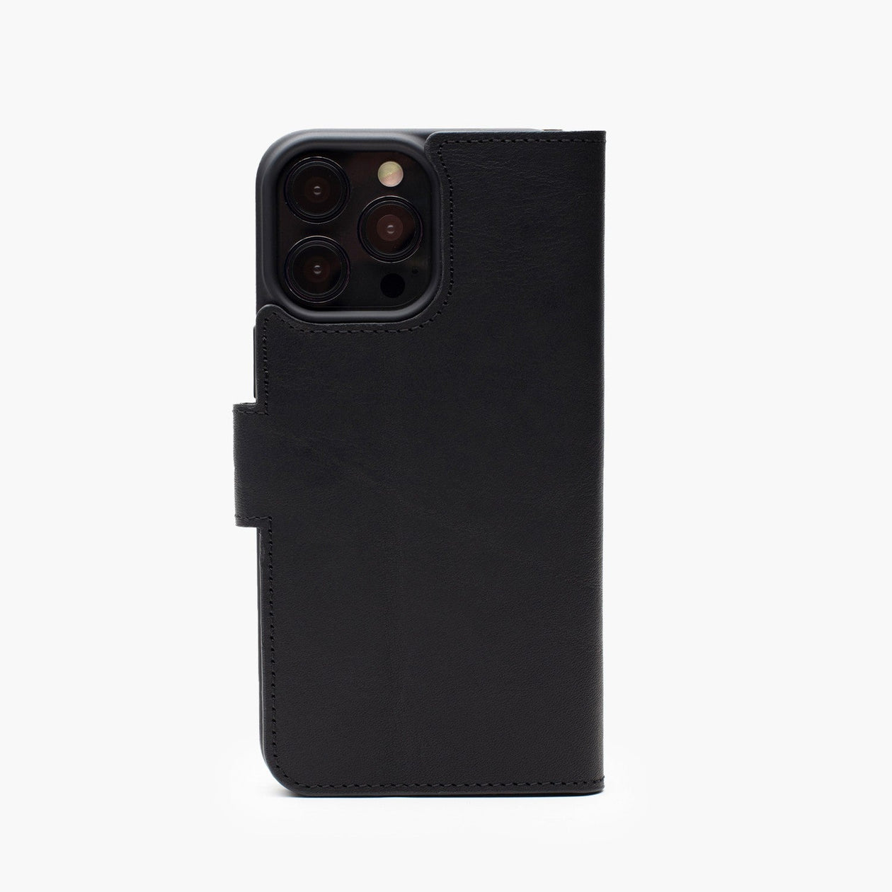 Wachikopa leather Classic iPhone Case for iPhone 16 Black