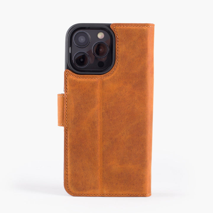 Wachikopa Leather Magic Book Case 2 in 1 for iPhone 16 Brown